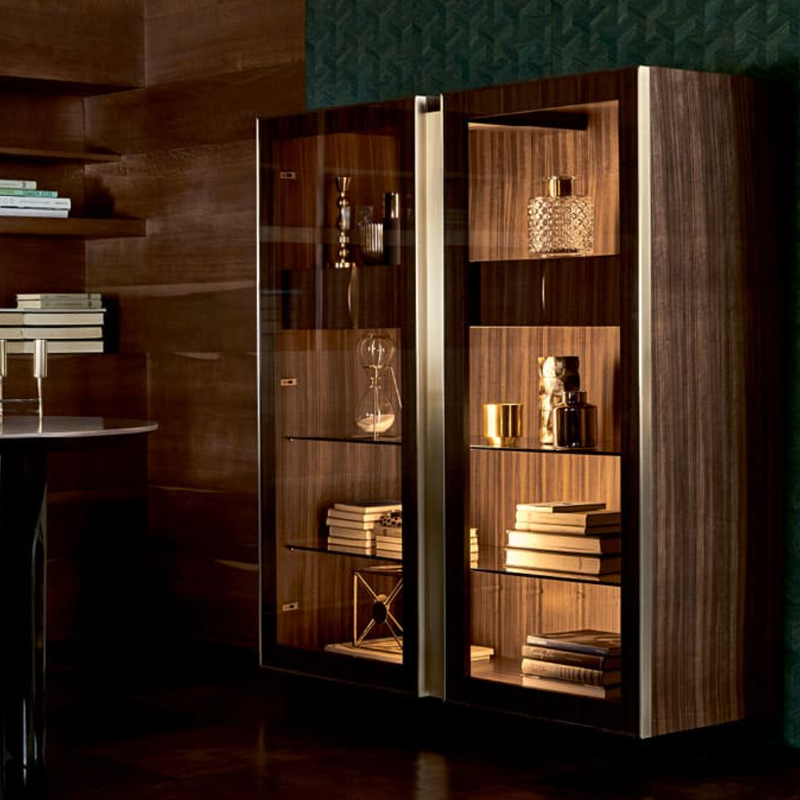 Vitrine Victor by Opera Contemporary